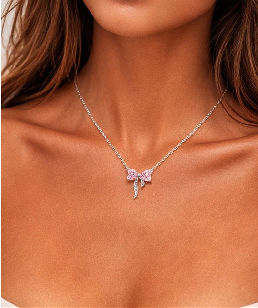 Arlore Bow of Grace Halskette